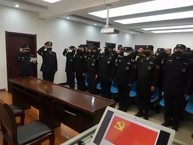 三秦“战疫最美家庭”的使命担当