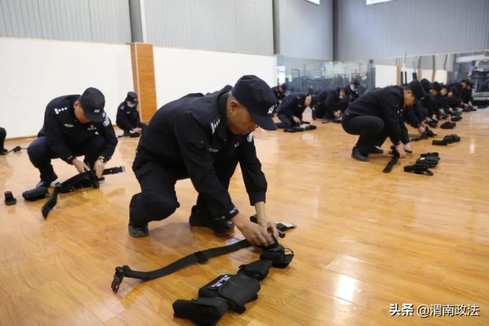 渭南市公安局警训处来合阳督导检查警务实战工作（组图）
