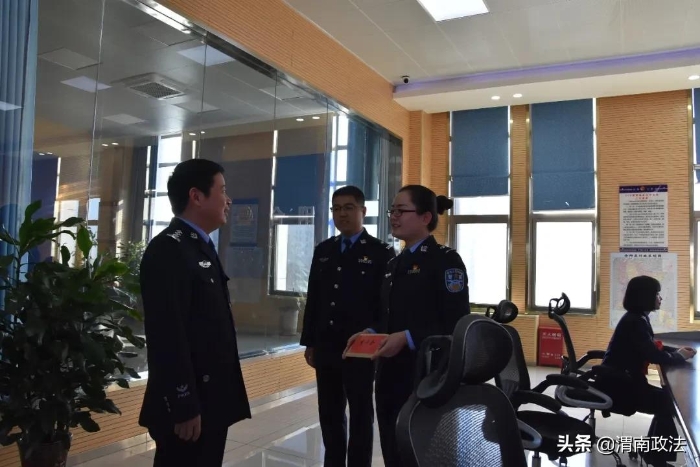 合阳县公安局表彰优秀接处警民警 慰问110接警员（图）