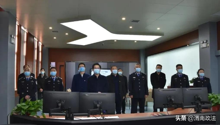 合阳县委县政府主要领导在人民警察节看望慰问公安民辅警